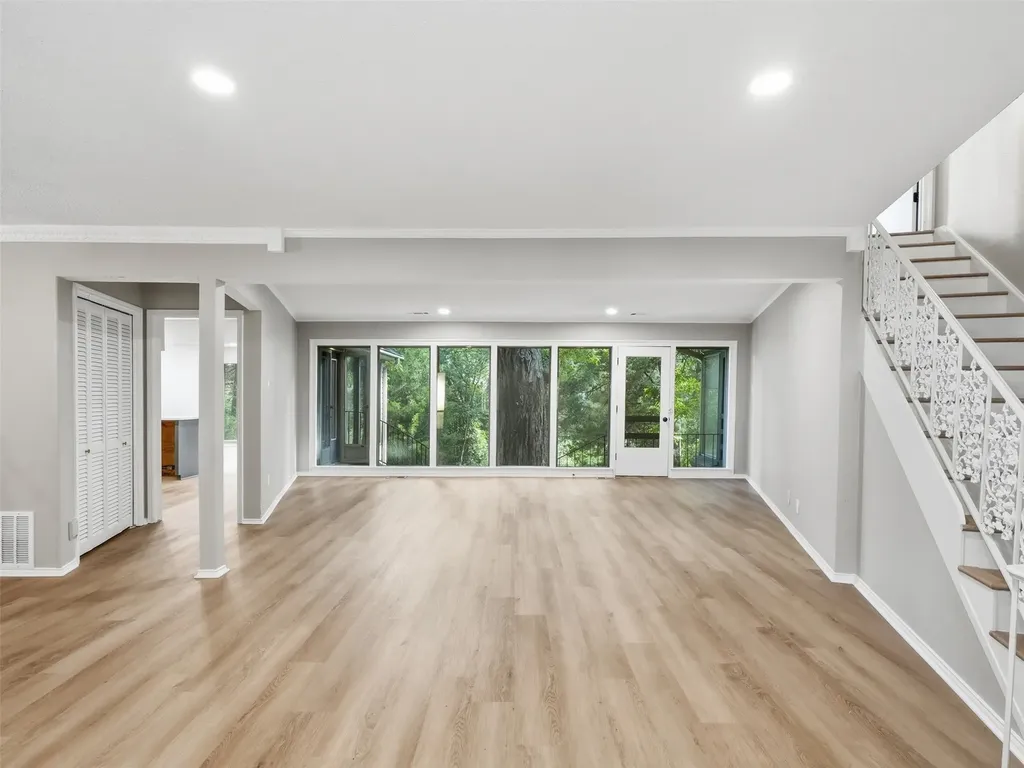 6815 Lyre Lane Dallas TX 75214