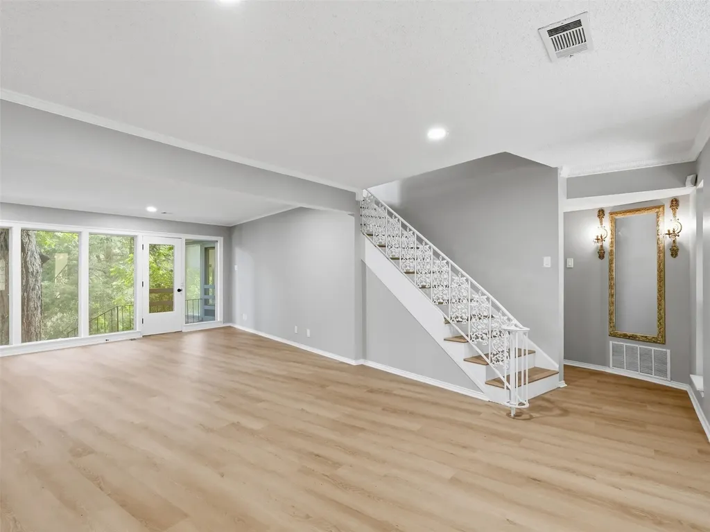 6815 Lyre Lane Dallas TX 75214
