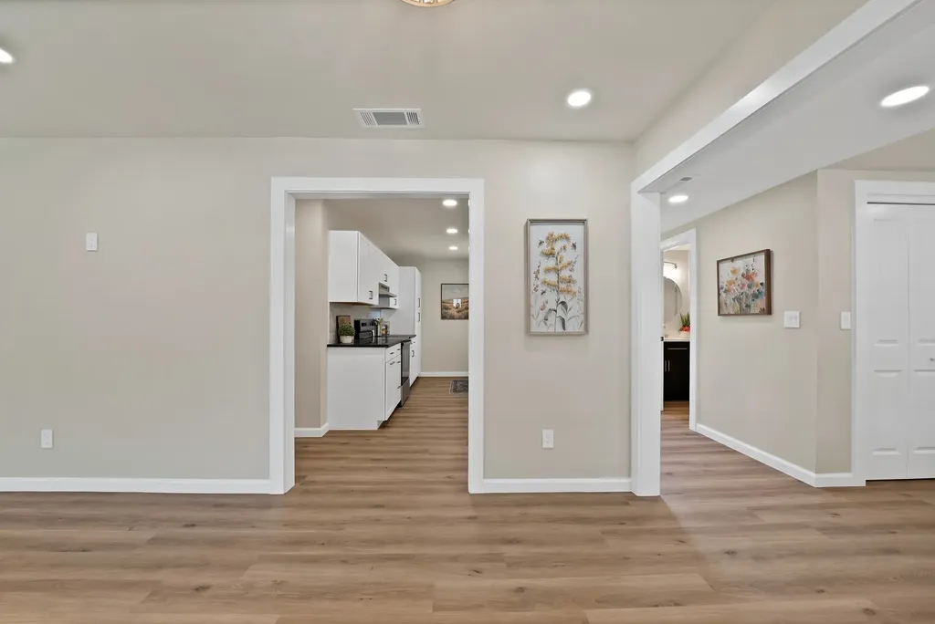 1104 E Russell Avenue Carrollton TX 75006