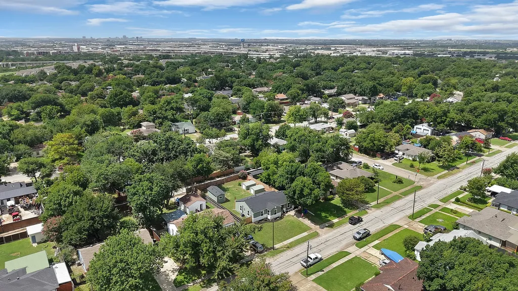 1104 E Russell Avenue Carrollton TX 75006