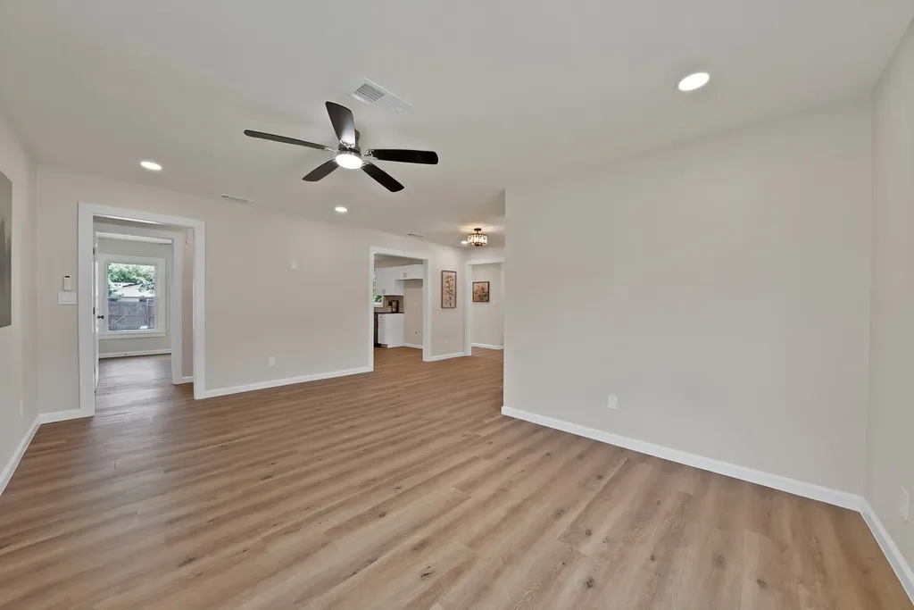 1104 E Russell Avenue Carrollton TX 75006