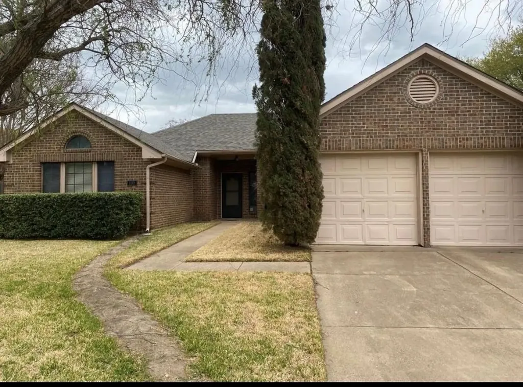 808 Bridgewater Lane Mesquite TX 75181