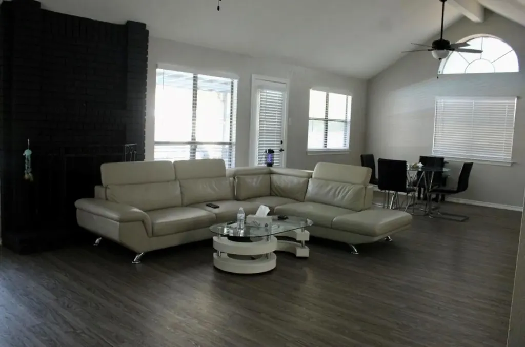 808 Bridgewater Lane Mesquite TX 75181