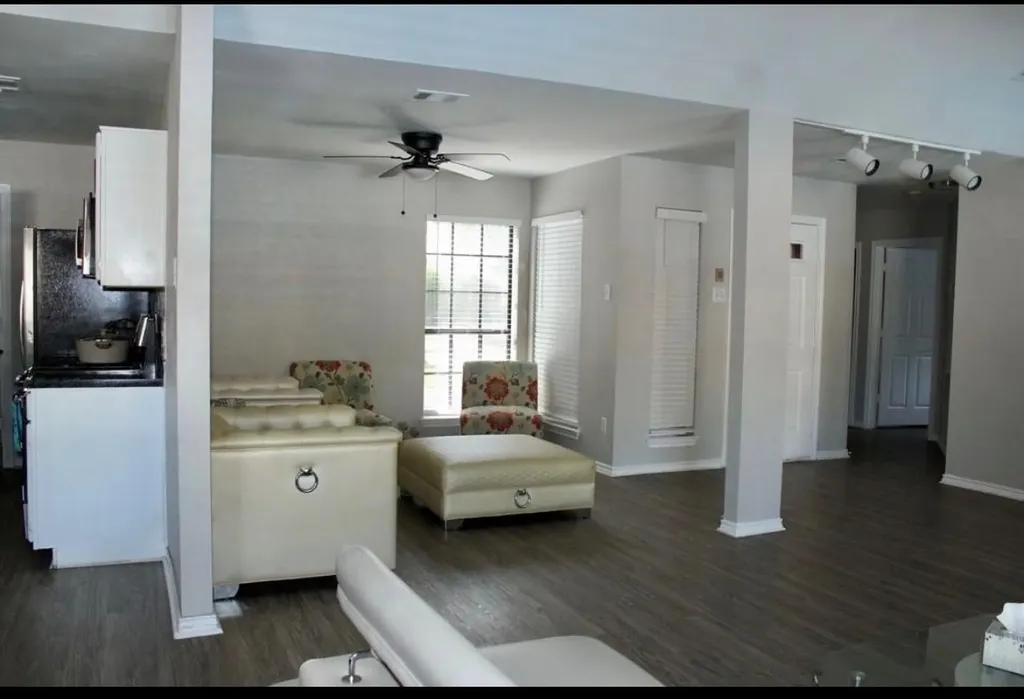 808 Bridgewater Lane Mesquite TX 75181
