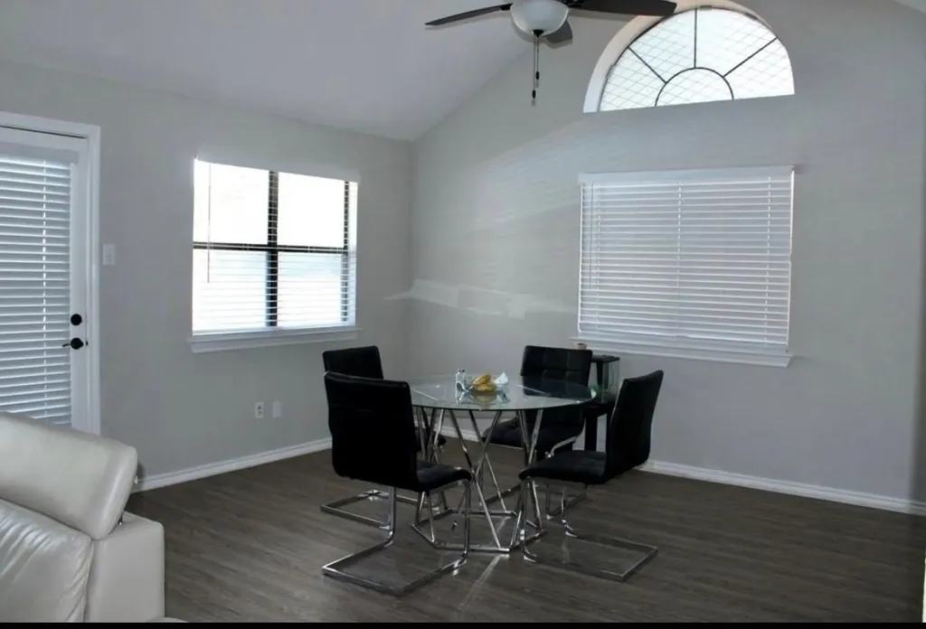 808 Bridgewater Lane Mesquite TX 75181