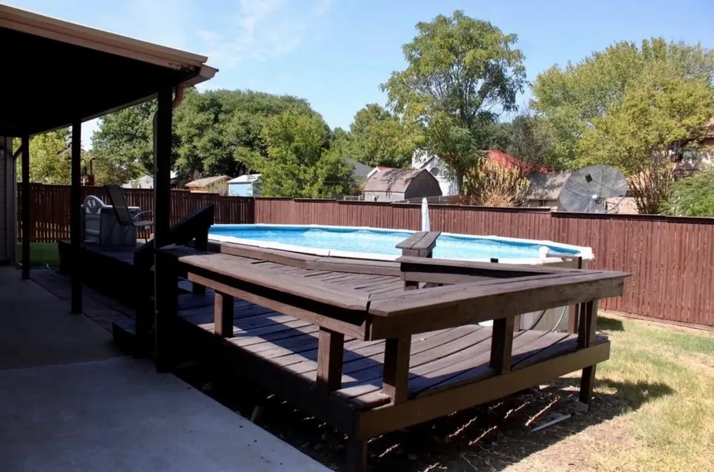 808 Bridgewater Lane Mesquite TX 75181