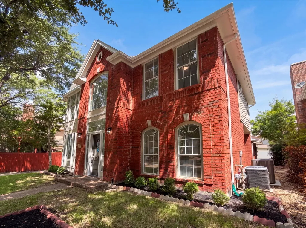 317 Riverwalk Lane Irving TX 75063
