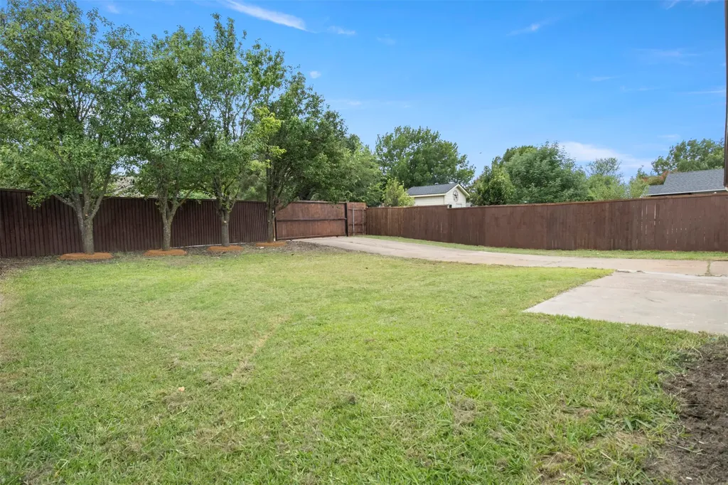 1612 Huntington Drive Mesquite TX 75149
