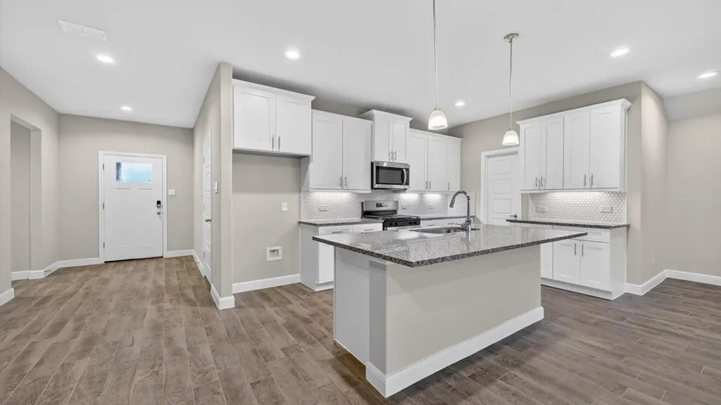 1416 Canterbury Trail Desoto TX 75115