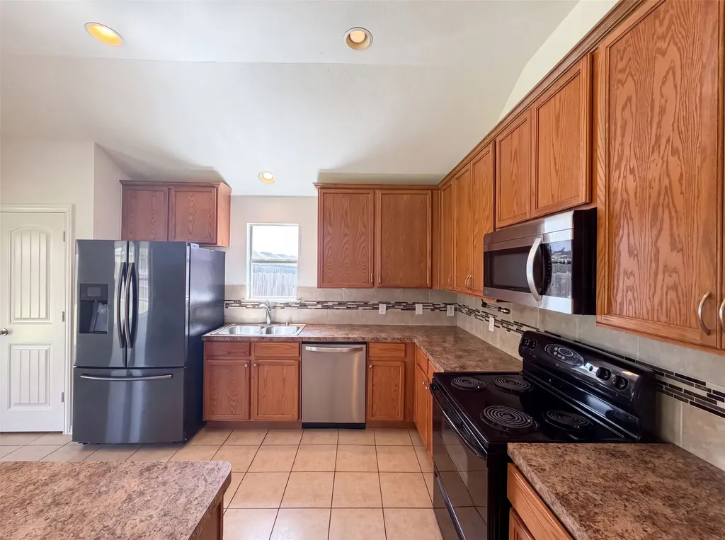 143 Pintail Lane Sanger TX 76266