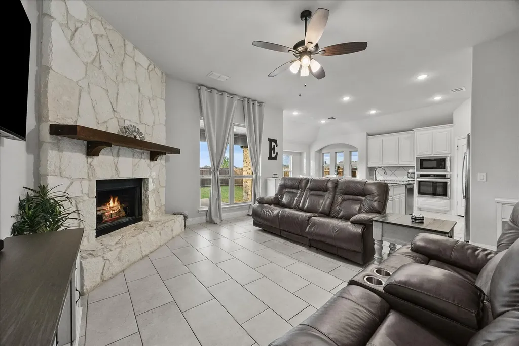 3904 Holly Springs Lane Kaufman TX 75142