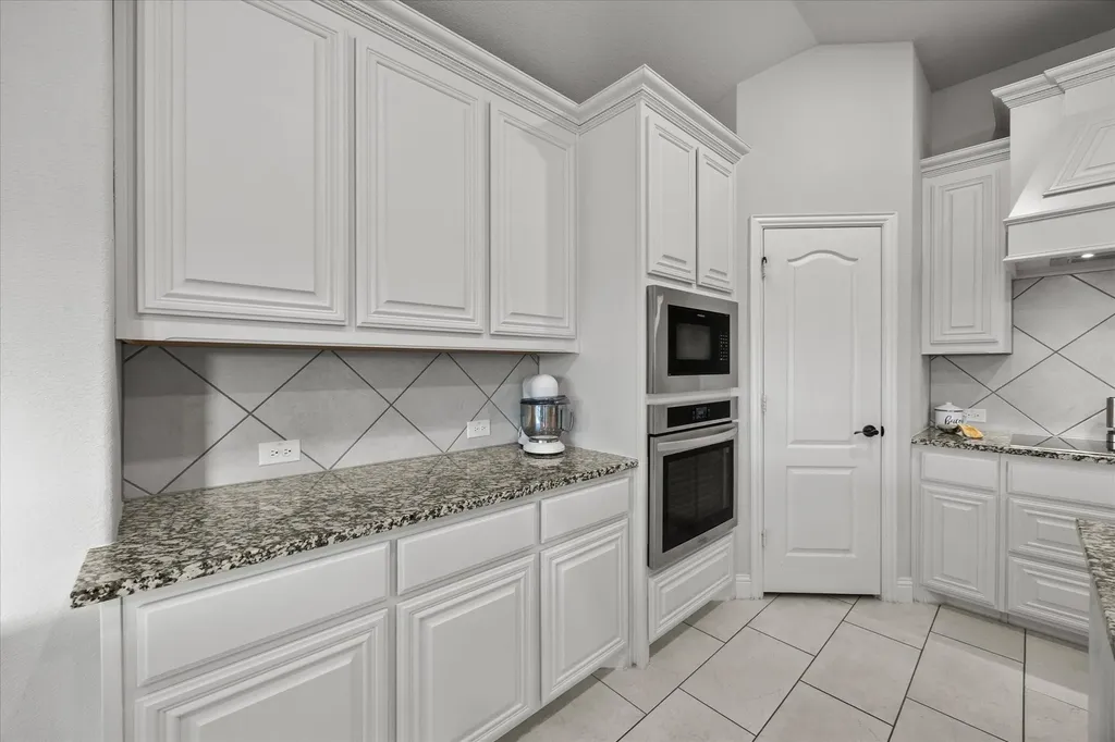 3904 Holly Springs Lane Kaufman TX 75142