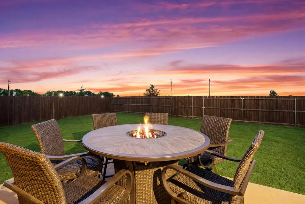3904 Holly Springs Lane Kaufman TX 75142