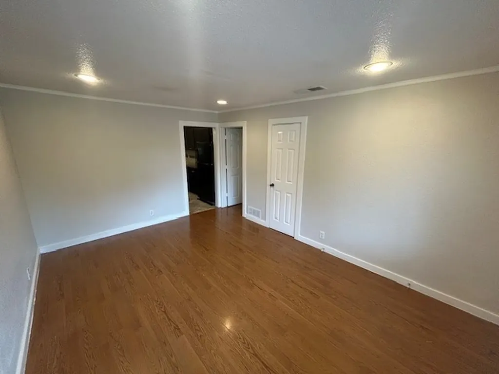 209 E Linda Drive Garland TX 75041