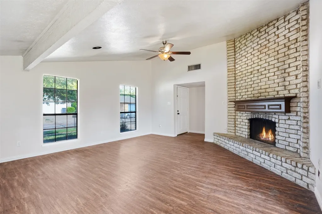 2711 Treeview Drive Arlington TX 76016