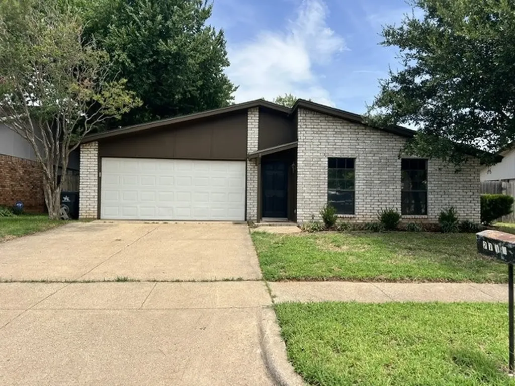 2711 Treeview Drive Arlington TX 76016