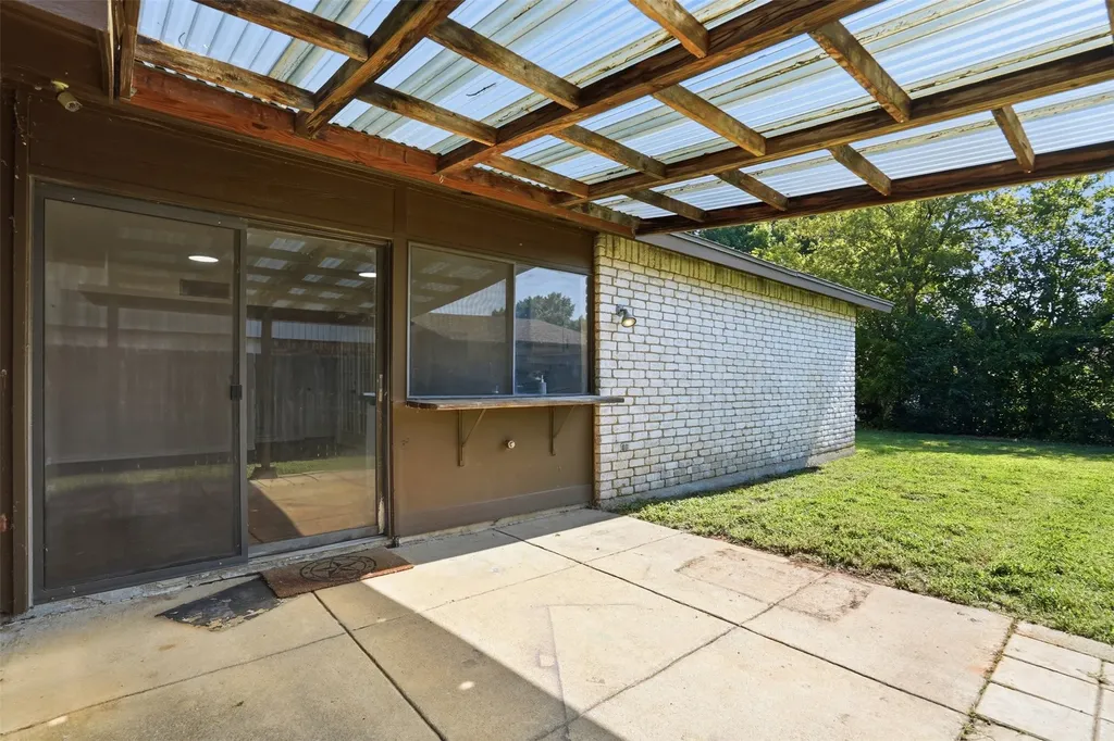 2711 Treeview Drive Arlington TX 76016