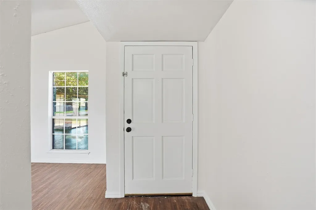2711 Treeview Drive Arlington TX 76016