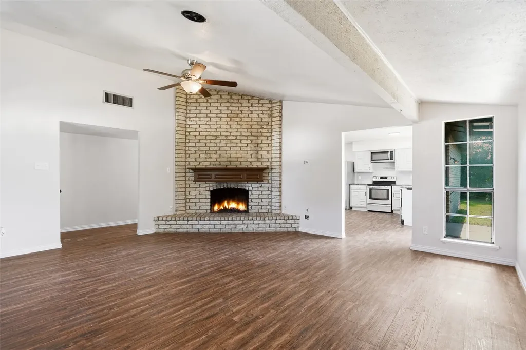 2711 Treeview Drive Arlington TX 76016