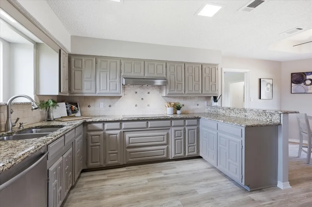 1915 Robin Meadow Circle Carrollton TX 75007