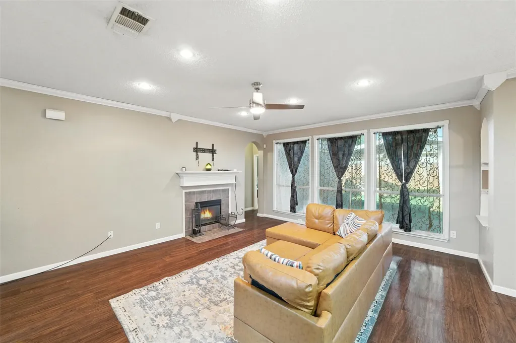 525 Magnolia Trail Desoto TX 75115