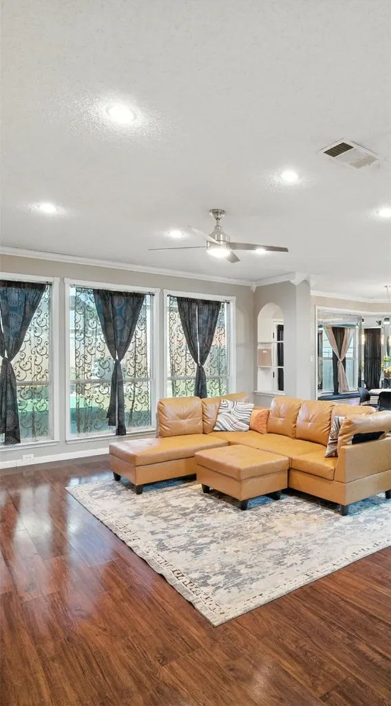 525 Magnolia Trail Desoto TX 75115