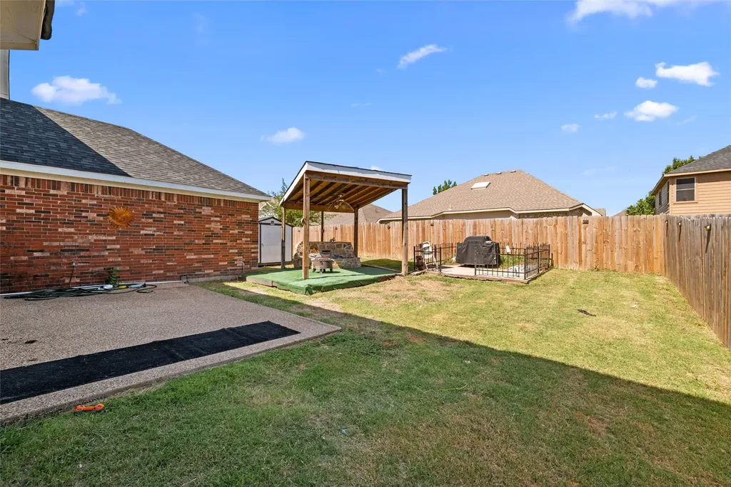 525 Magnolia Trail Desoto TX 75115