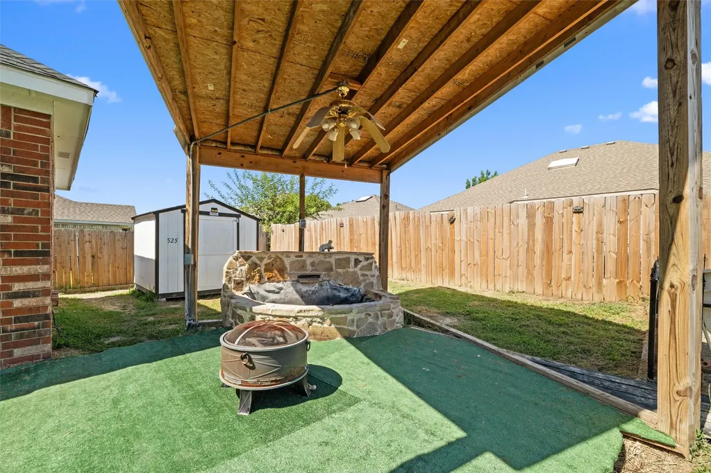 525 Magnolia Trail Desoto TX 75115
