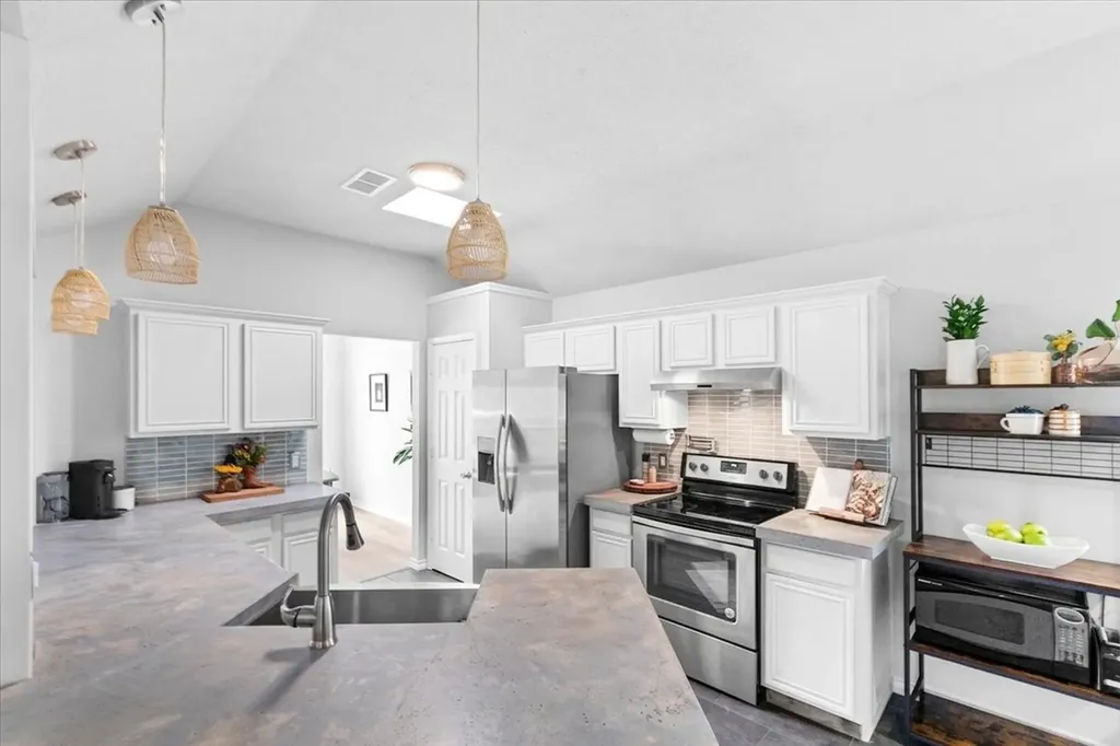 1513 Knob Hill Drive Garland TX 75043