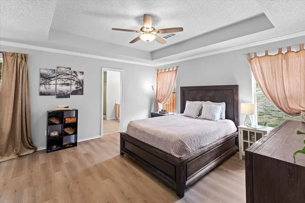 1513 Knob Hill Drive Garland TX 75043