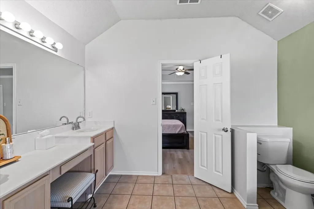 1513 Knob Hill Drive Garland TX 75043