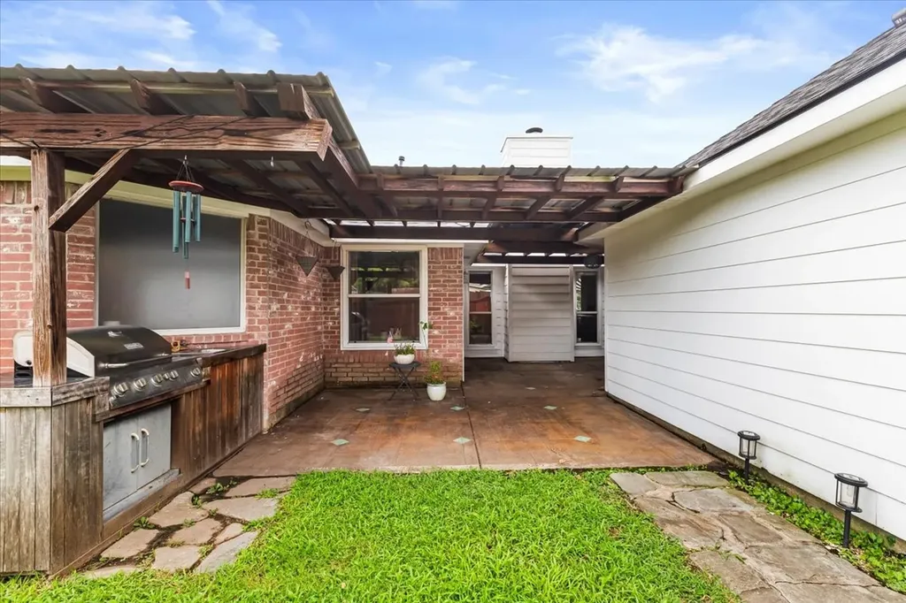 1513 Knob Hill Drive Garland TX 75043
