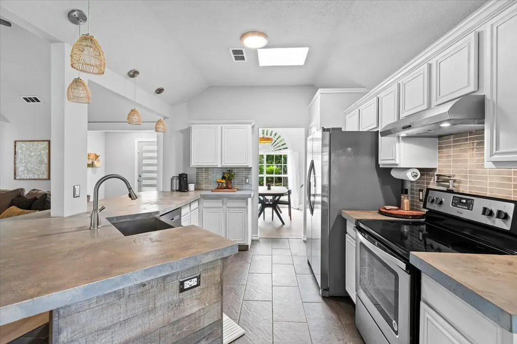 1513 Knob Hill Drive Garland TX 75043