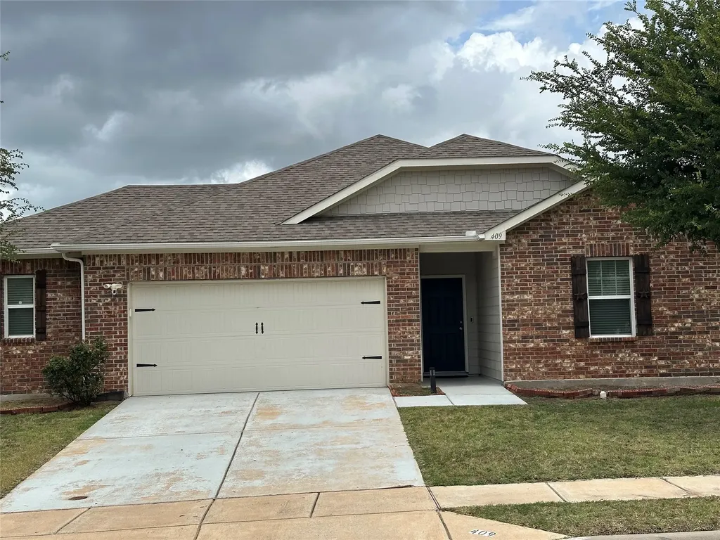 409 Willow Creek Drive Glenn Heights TX 75154