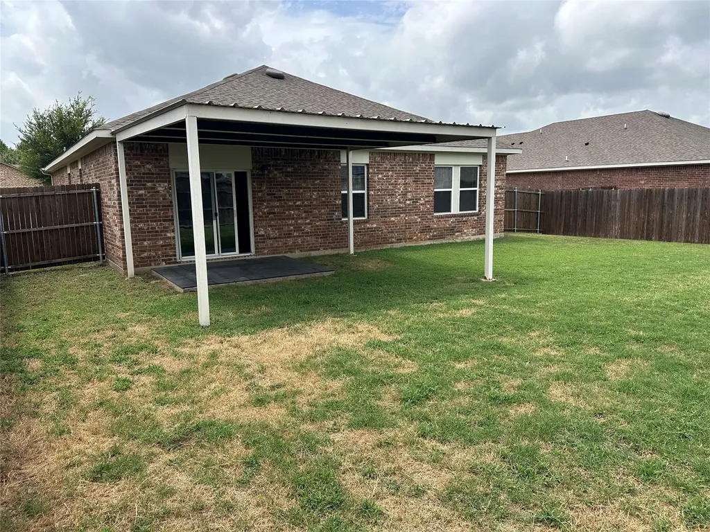 409 Willow Creek Drive Glenn Heights TX 75154