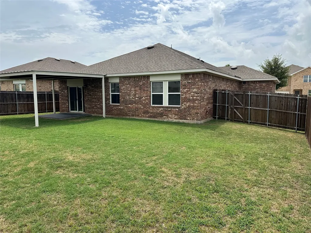 409 Willow Creek Drive Glenn Heights TX 75154