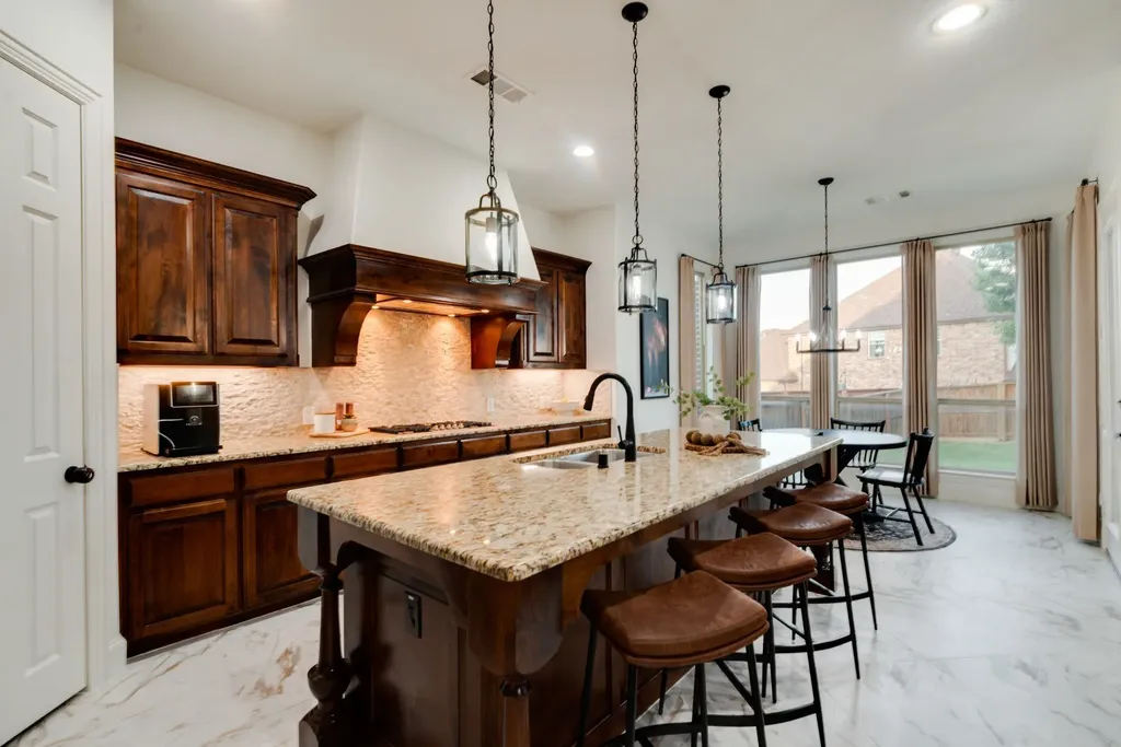 8700 Scarlet Trail Lantana TX 76226