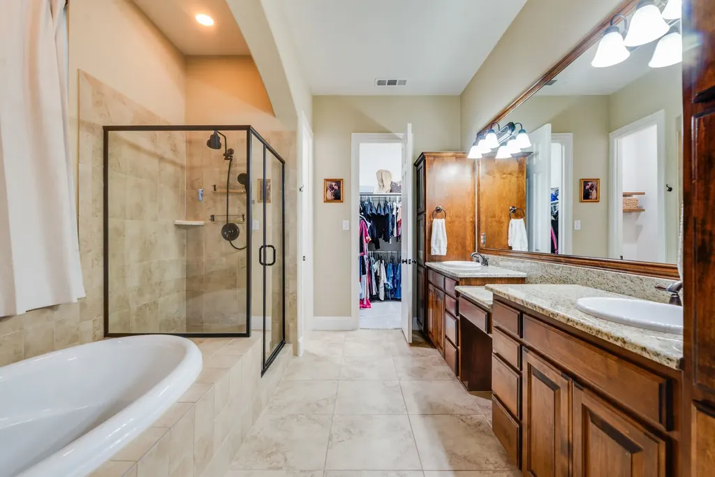 8700 Scarlet Trail Lantana TX 76226