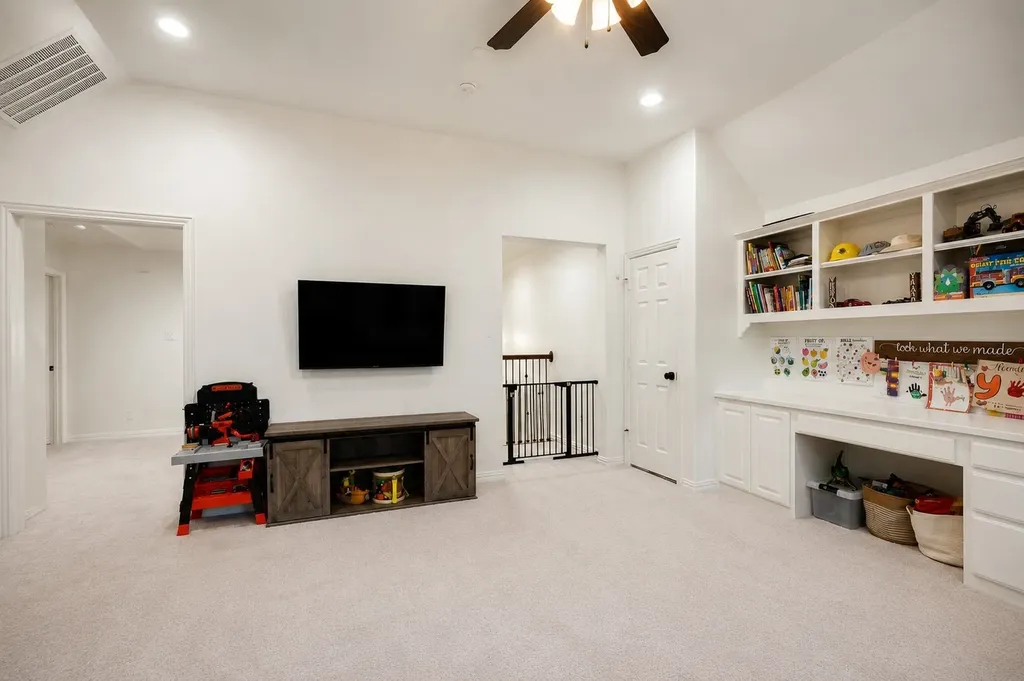 8700 Scarlet Trail Lantana TX 76226