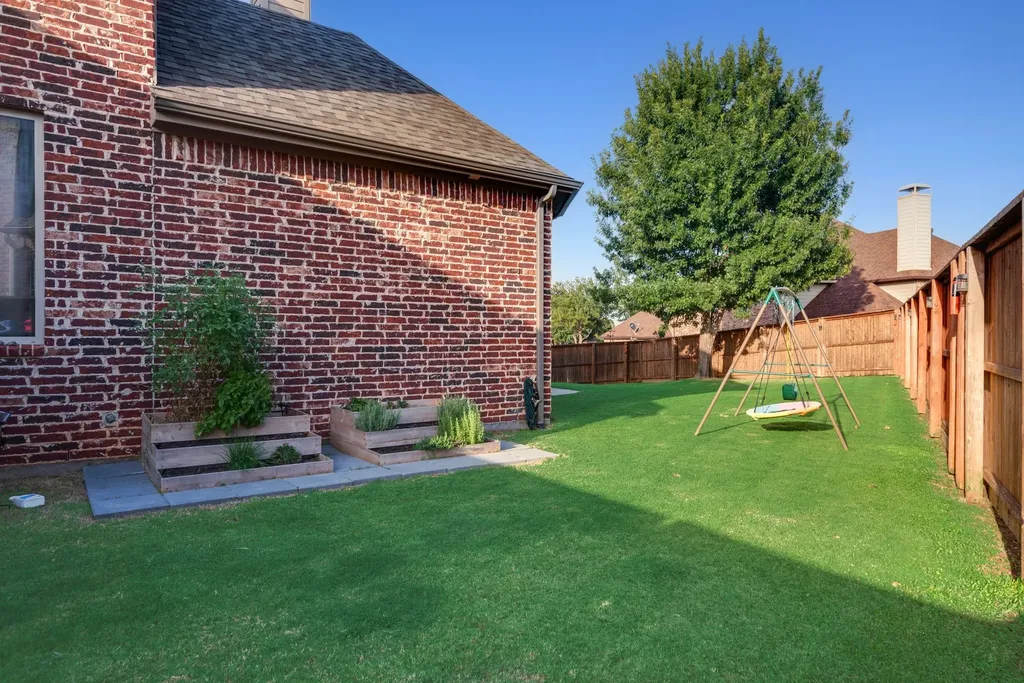 8700 Scarlet Trail Lantana TX 76226