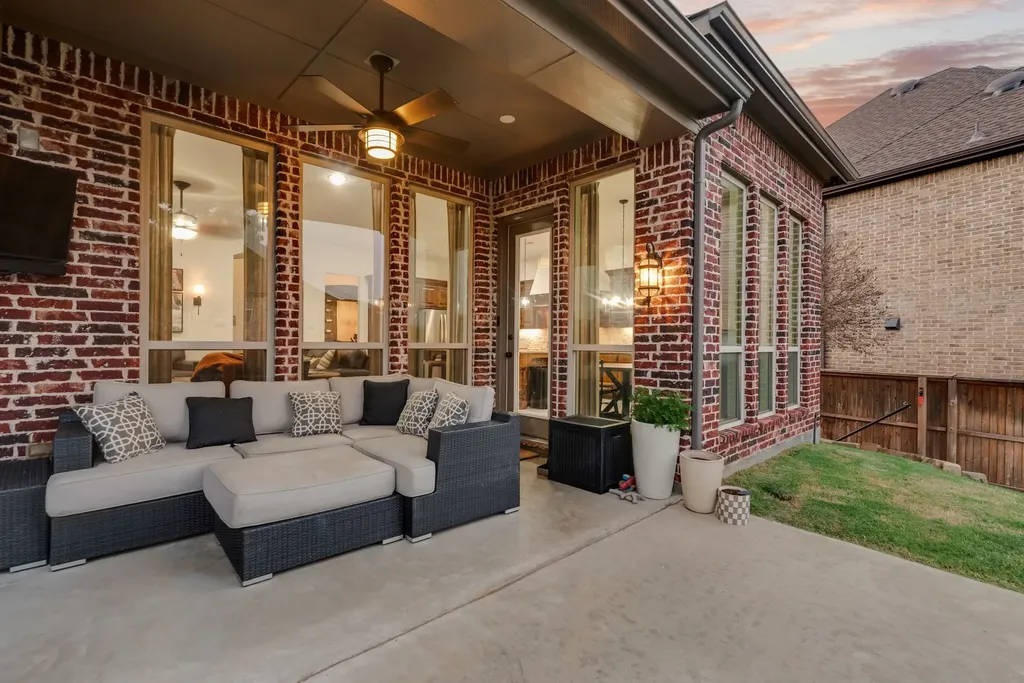 8700 Scarlet Trail Lantana TX 76226