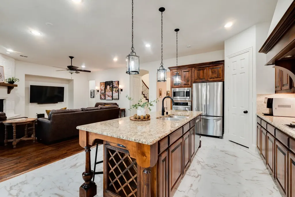 8700 Scarlet Trail Lantana TX 76226