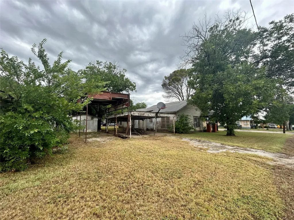 501 W 12th Street Coleman TX 76834
