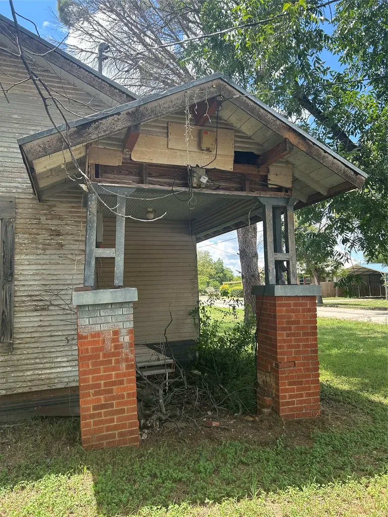 501 W 12th Street Coleman TX 76834