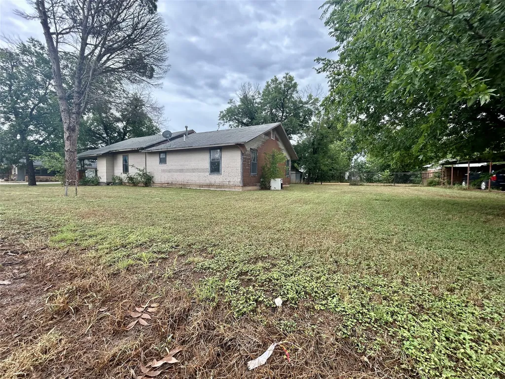 501 W 12th Street Coleman TX 76834