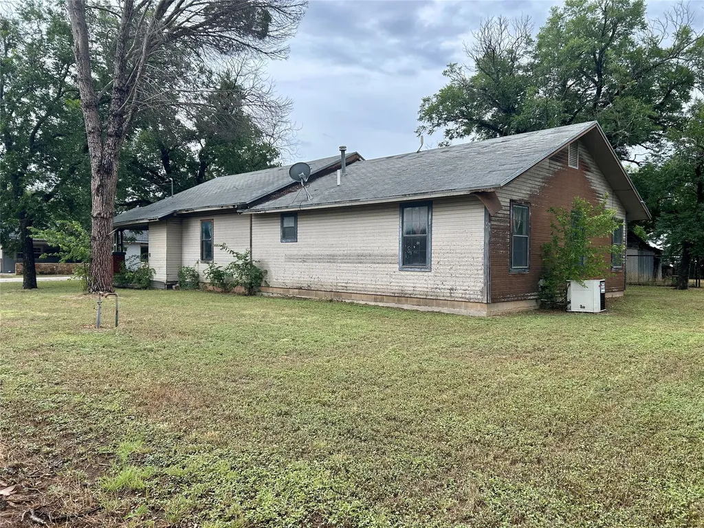 501 W 12th Street Coleman TX 76834