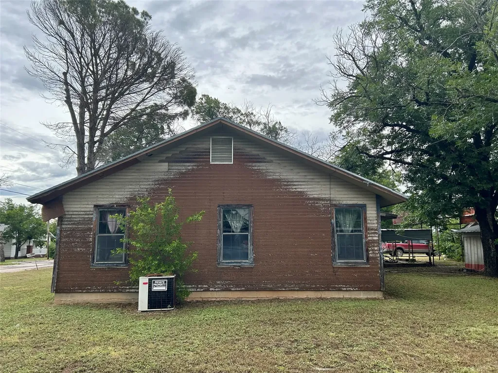 501 W 12th Street Coleman TX 76834