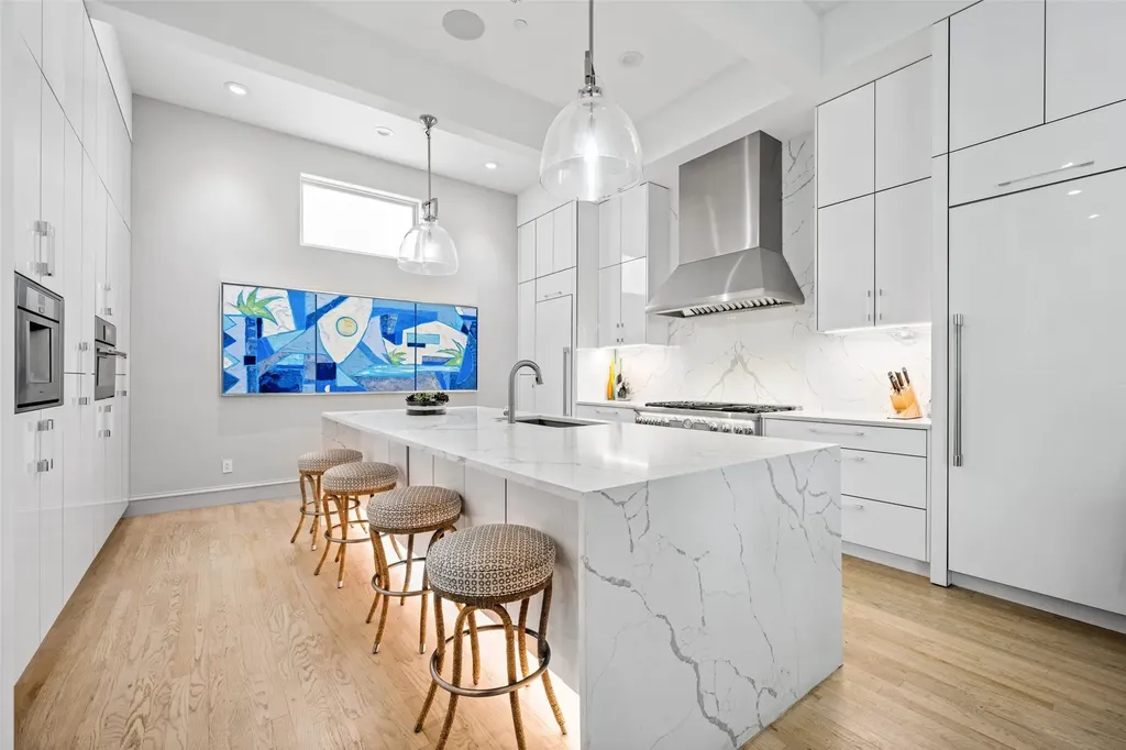 2206 Boll Street Dallas TX 75204
