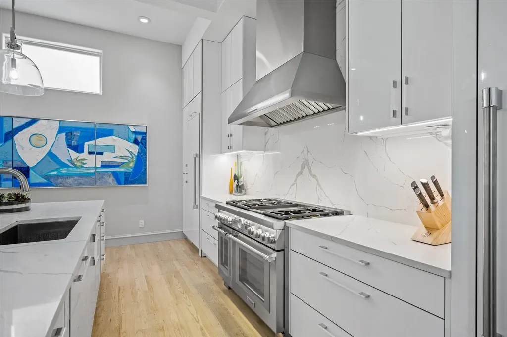 2206 Boll Street Dallas TX 75204