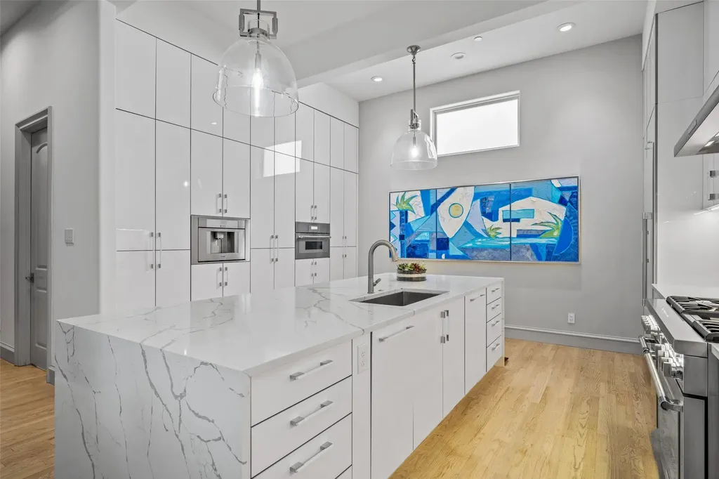 2206 Boll Street Dallas TX 75204